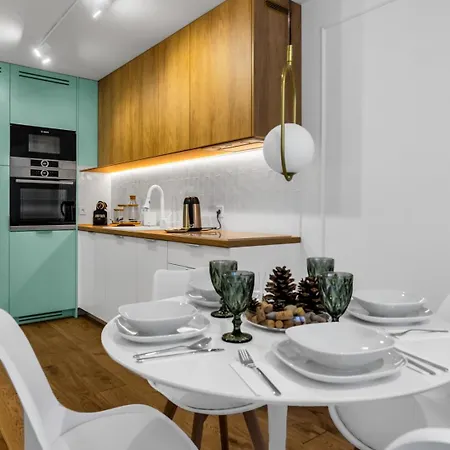Apartament Rondo Onz - Parking, Location, Metro - By Rentujemy
