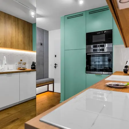 Apartment Rondo Onz - Parking, Location, Metro - By Rentujemy