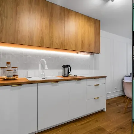 Apartament Rondo Onz - Parking, Location, Metro - By Rentujemy